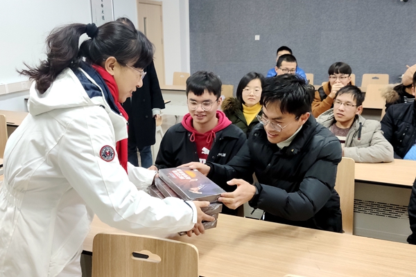 70aeb280e03646e0a61599adb3169523.jpg C8A76F742E7CE1FE065AB0C7AAAC1F68.jpg